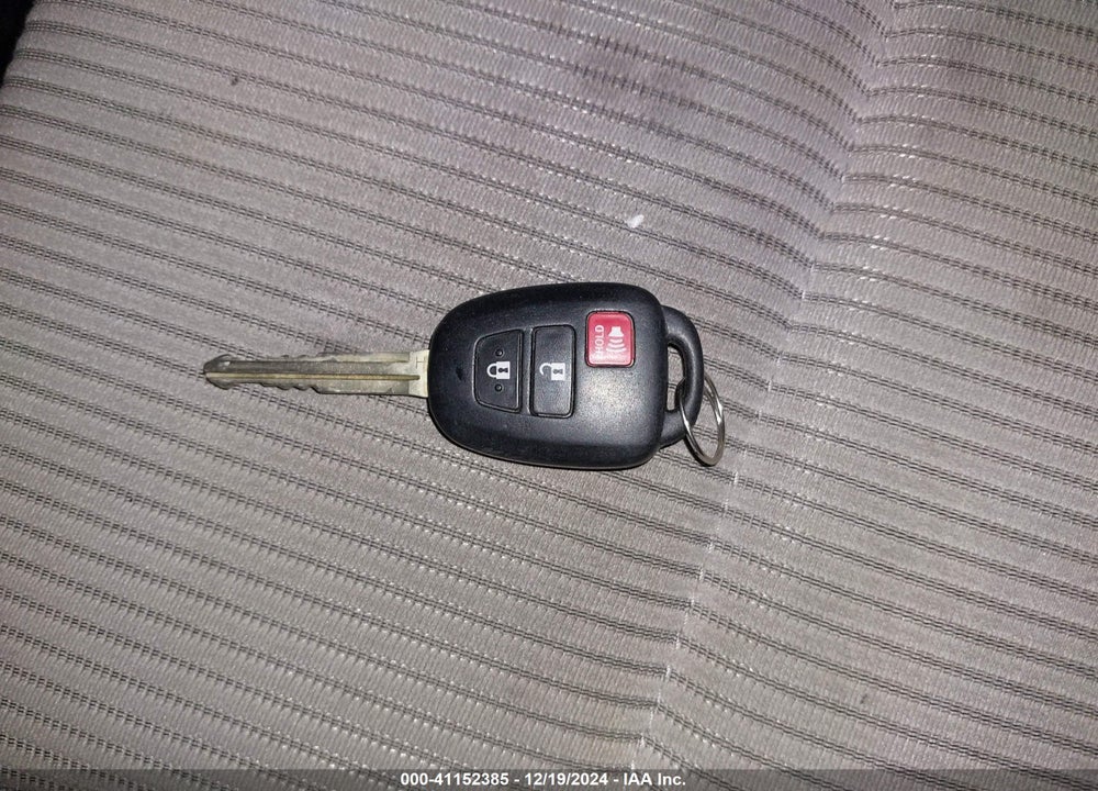 2013 TOYOTA RAV4 LE VIN: JTMBFREV0DD037662