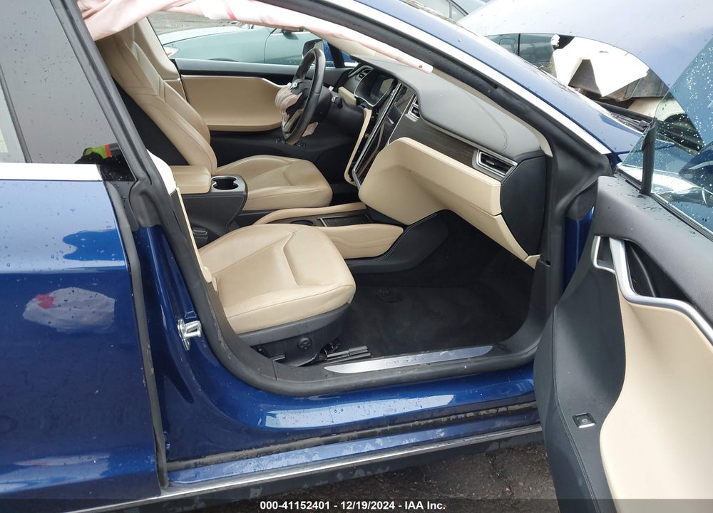 2015 TESLA MODEL S VIN: 5YJSA1S22FF086626