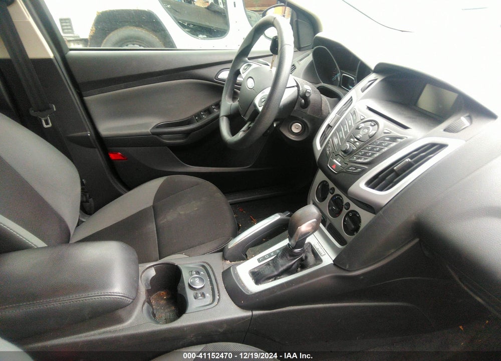 2013 FORD FOCUS VIN: 1FADP3K23DL380877
