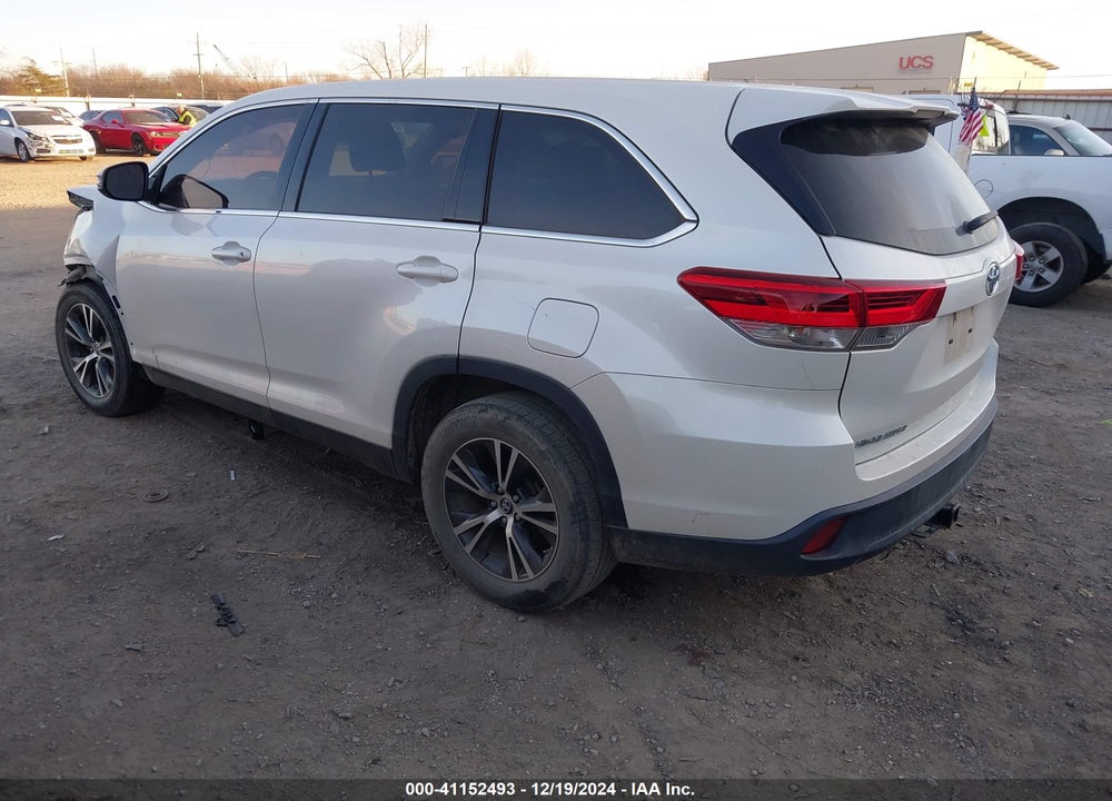 2019 TOYOTA HIGHLANDER LE VIN: 5TDZZRFH4KS313051