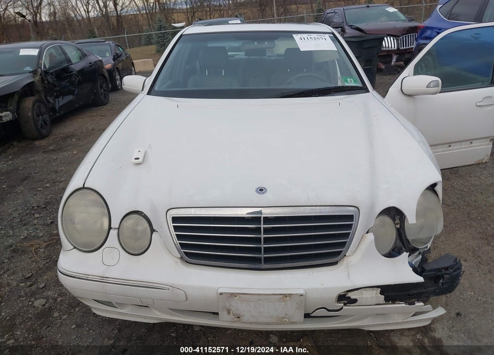 2001 MERCEDES-BENZ E 320 4M VIN: WDBJF82J81X053429