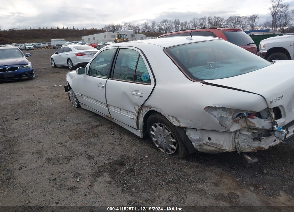 2001 MERCEDES-BENZ E 320 4M VIN: WDBJF82J81X053429