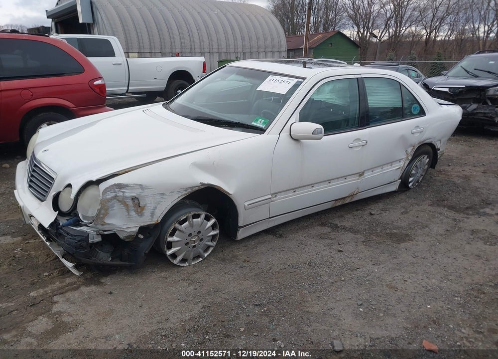 2001 MERCEDES-BENZ E 320 4M VIN: WDBJF82J81X053429
