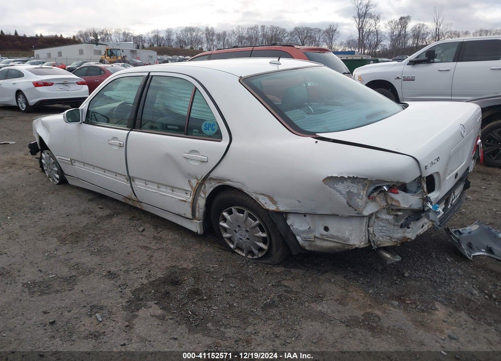2001 MERCEDES-BENZ E 320 4M VIN: WDBJF82J81X053429