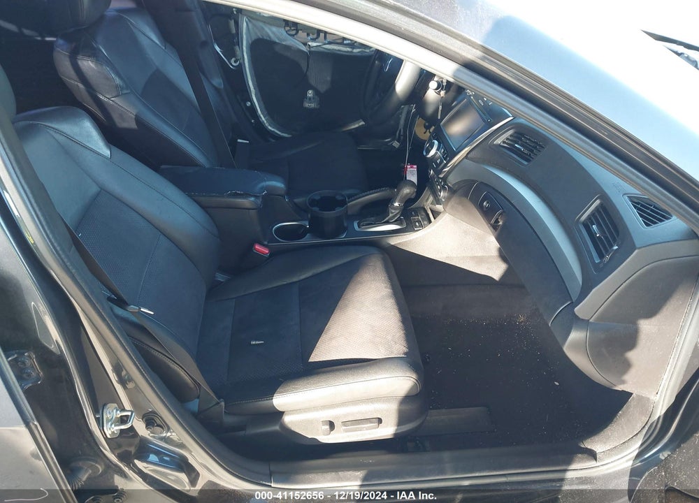 2016 ACURA ILX PREMIUM A-SPEC PACKAGES/TECHNOLOGY PLUS A-SPEC PACKAGES VIN: 19UDE2F84GA003405