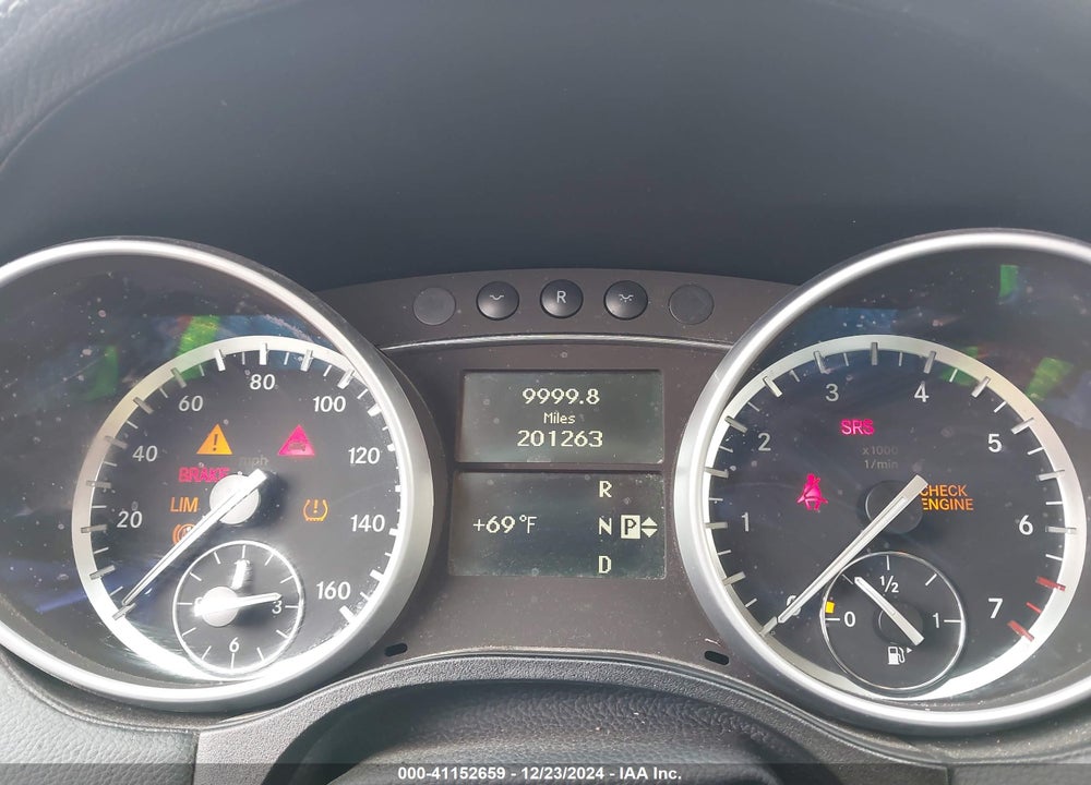 2011 MERCEDES-BENZ GL VIN: 4JGBF7BE6BA650887