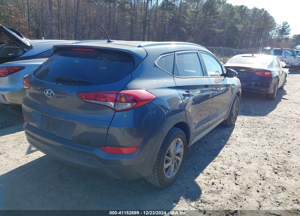 2017 HYUNDAI TUCSON VIN: KM8J33A42HU394048