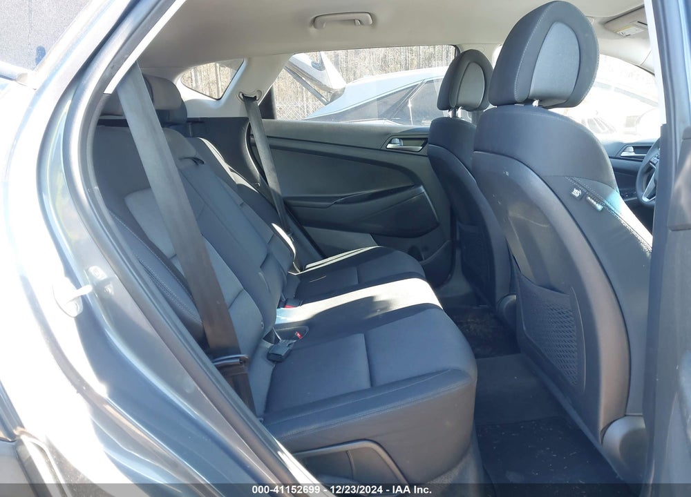 2017 HYUNDAI TUCSON VIN: KM8J33A42HU394048