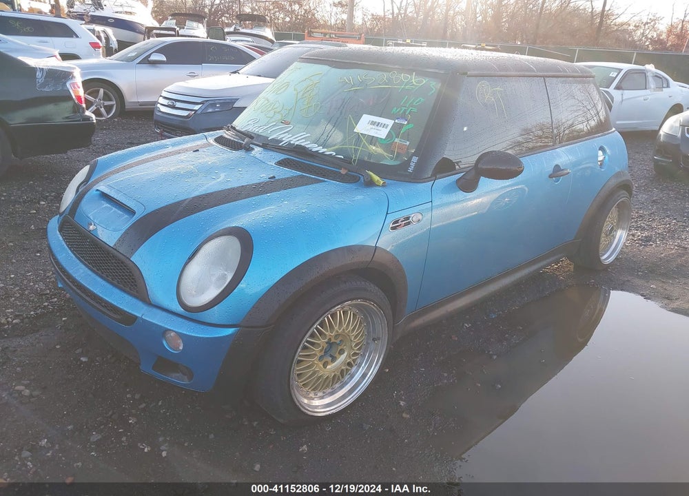 2003 MINI COOPER S VIN: WMWRE33453TD59162
