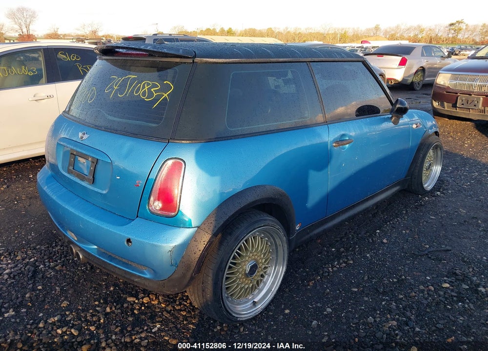 2003 MINI COOPER S VIN: WMWRE33453TD59162