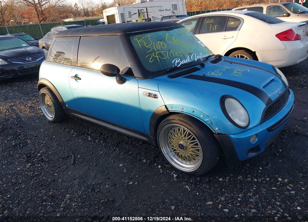 2003 MINI COOPER S VIN: WMWRE33453TD59162