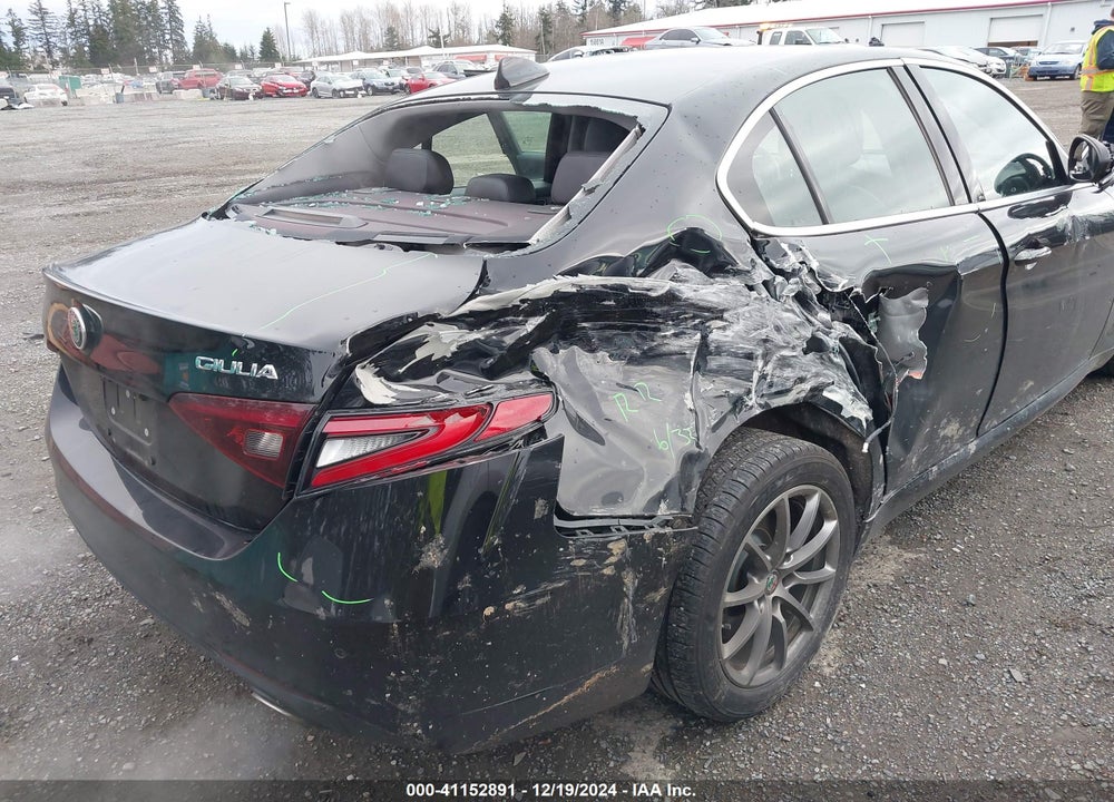 2018 ALFA ROMEO GIULIA AWD VIN: ZARFAEDN2J7592512
