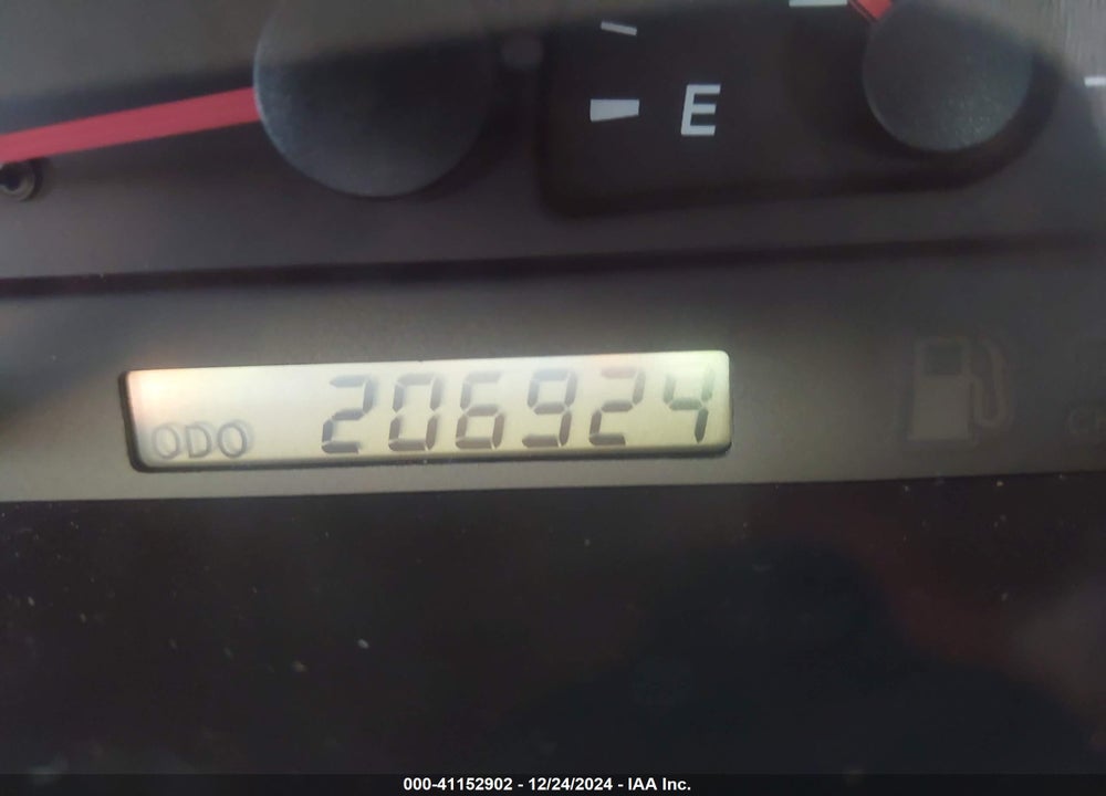 2004 TOYOTA CAMRY LE VIN: 4T1BE32K74U851748