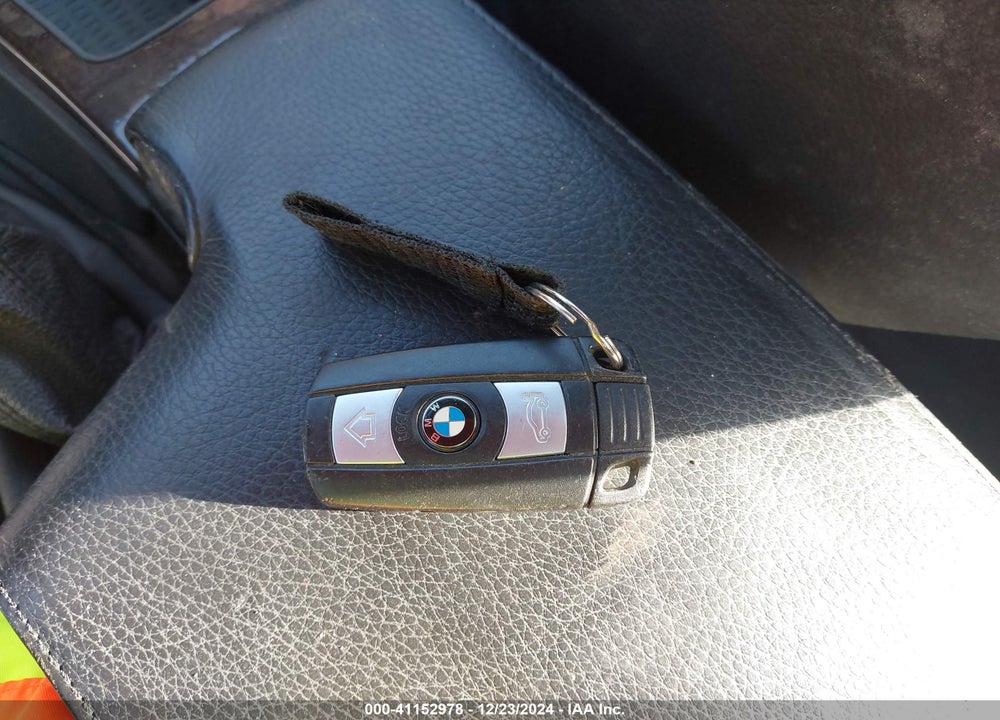 2008 BMW 328I VIN: WBAVA33588KX88048