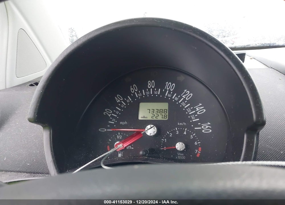 2000 VOLKSWAGEN NEW BEETLE GLX VIN: 3VWDD21C4YM490314