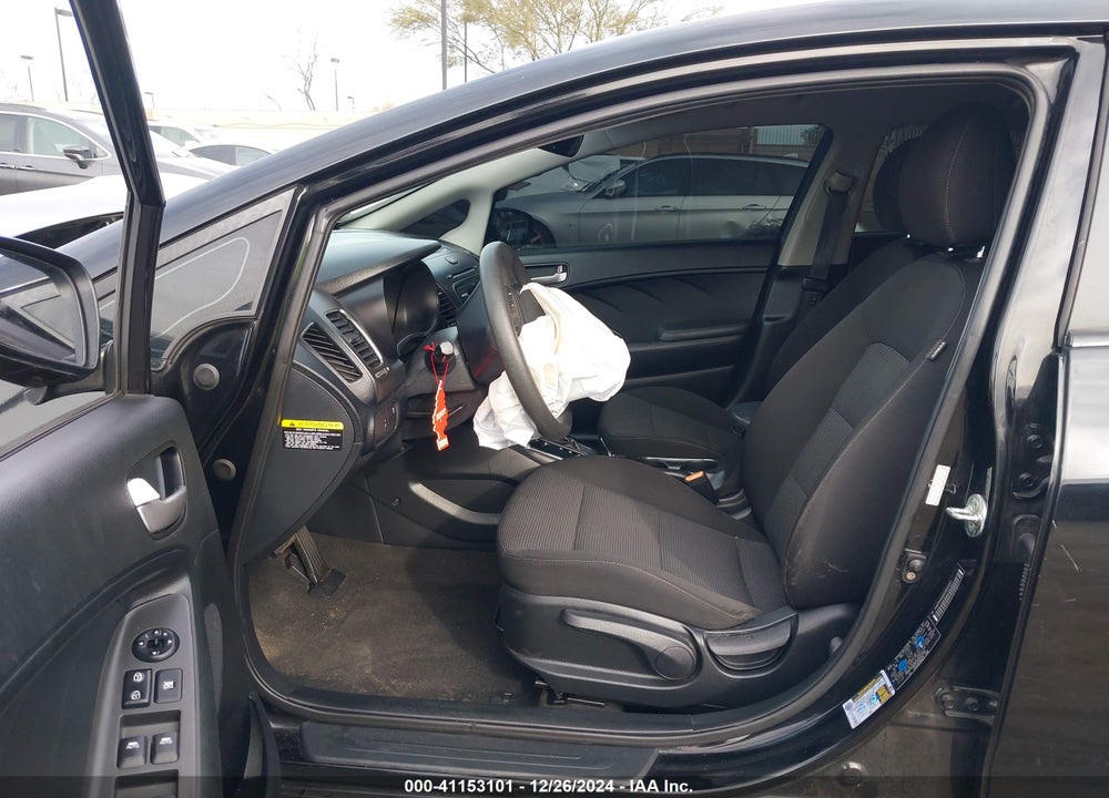2017 KIA FORTE VIN: KNAFK5A82H5692943