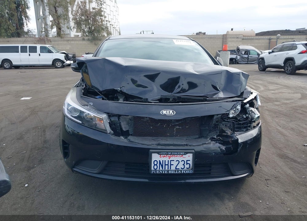 2017 KIA FORTE VIN: KNAFK5A82H5692943