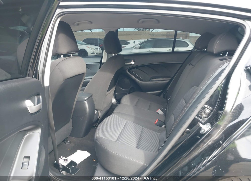 2017 KIA FORTE VIN: KNAFK5A82H5692943