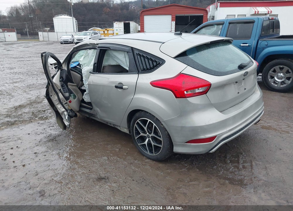 2015 FORD FOCUS VIN: 1FADP3K2XFL252106