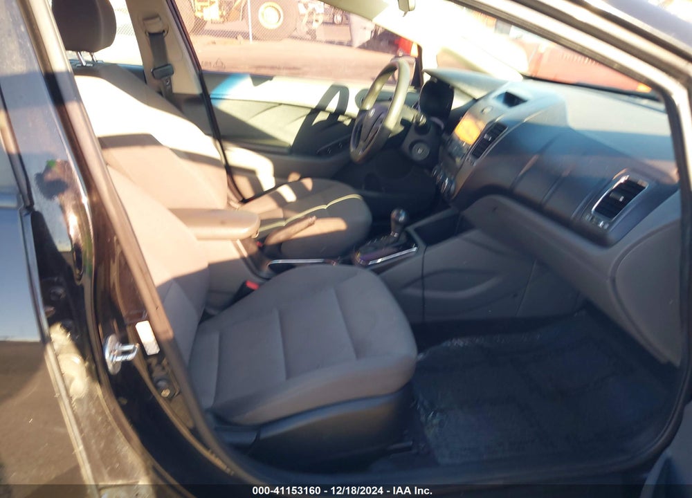 2017 KIA FORTE LX VIN: 3KPFK4A76HE064098