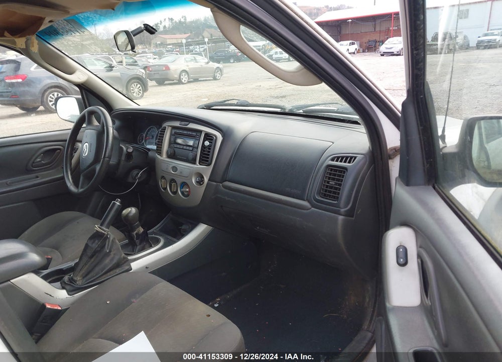 2005 MAZDA TRIBUTE I VIN: 4F2YZ02Z35KM43193