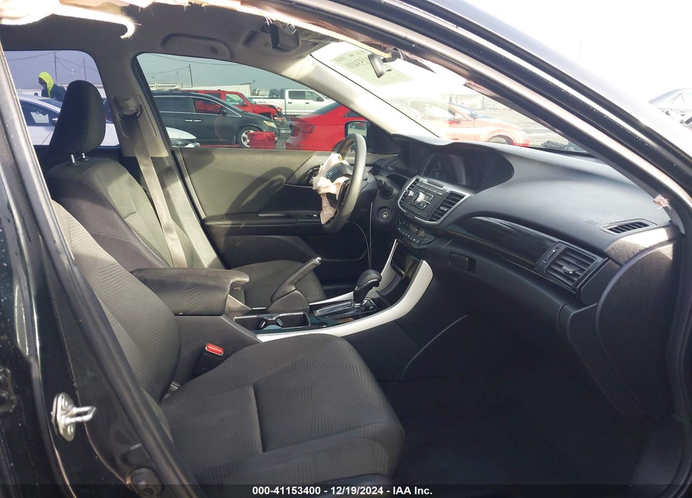 2017 HONDA ACCORD VIN: 1HGCR2F34HA172670