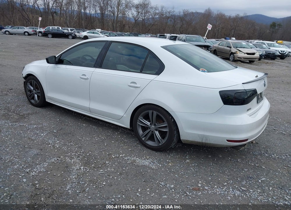 2015 VOLKSWAGEN JETTA VIN: 3VWD17AJ2FM204977