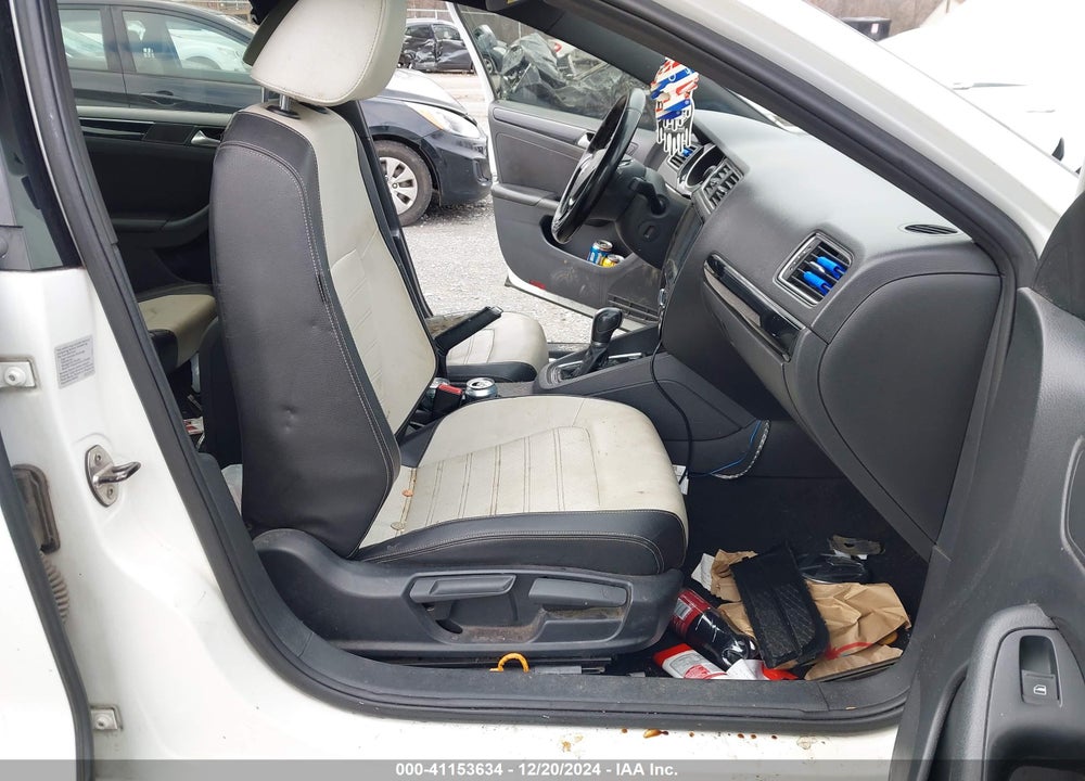 2015 VOLKSWAGEN JETTA VIN: 3VWD17AJ2FM204977