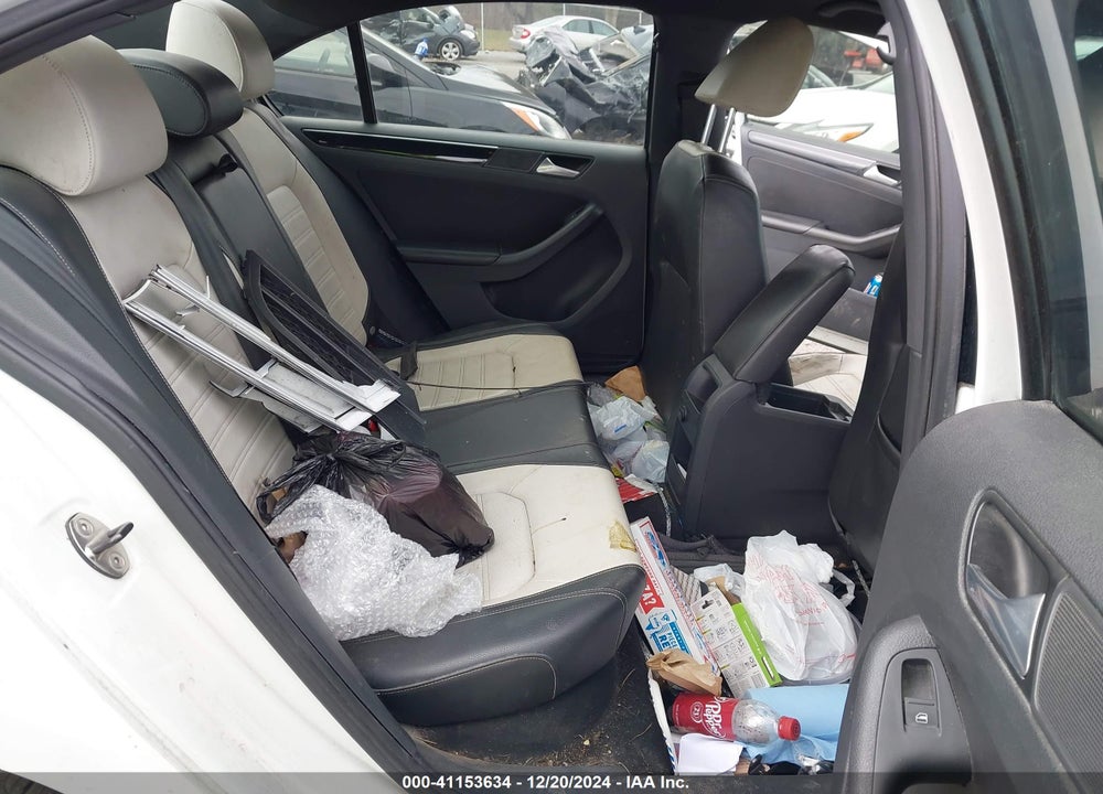 2015 VOLKSWAGEN JETTA VIN: 3VWD17AJ2FM204977
