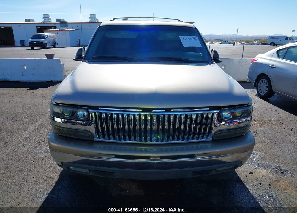 2001 CHEVROLET SUBURBAN 1500 LT VIN: 3GNEC16T41G192371