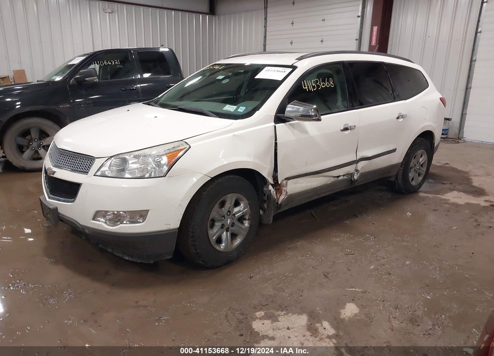 2011 CHEVROLET TRAVERSE LS VIN: 1GNKVFED0BJ341878