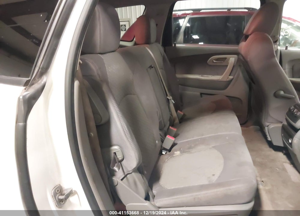 2011 CHEVROLET TRAVERSE LS VIN: 1GNKVFED0BJ341878