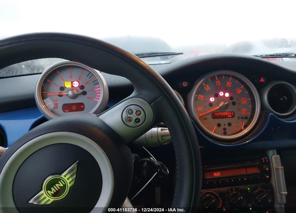 2008 MINI COOPER VIN: WMWRF33598TF67493