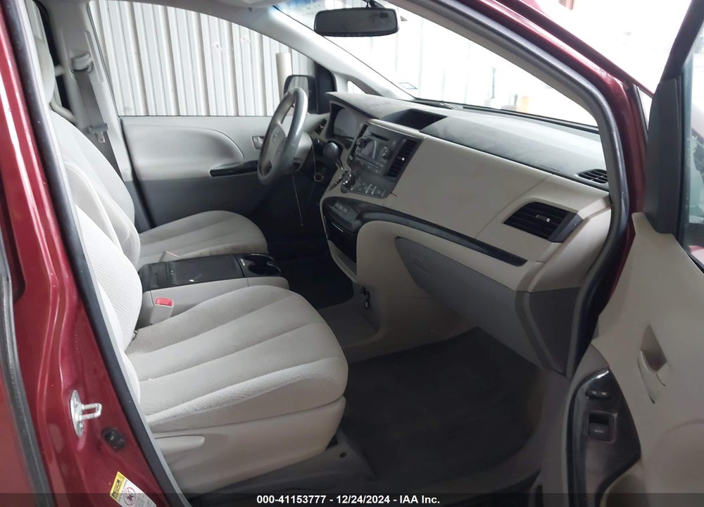 2014 TOYOTA SIENNA VIN: 5TDKK3DC4ES415948