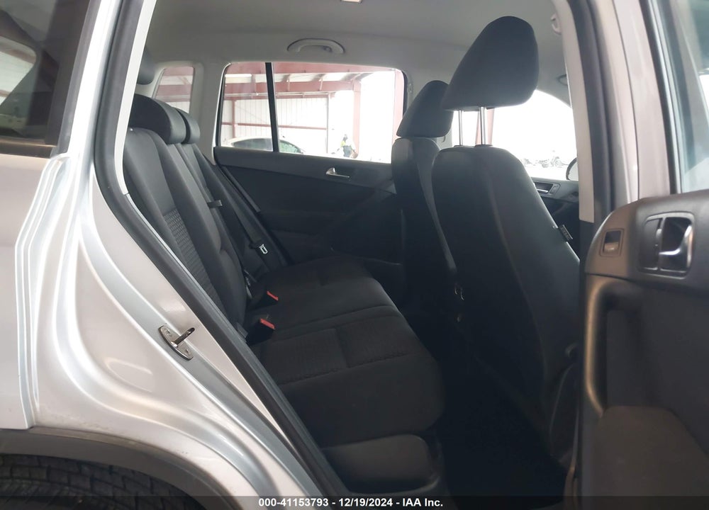 2011 VOLKSWAGEN TIGUAN S VIN: WVGBV7AX7BW543727