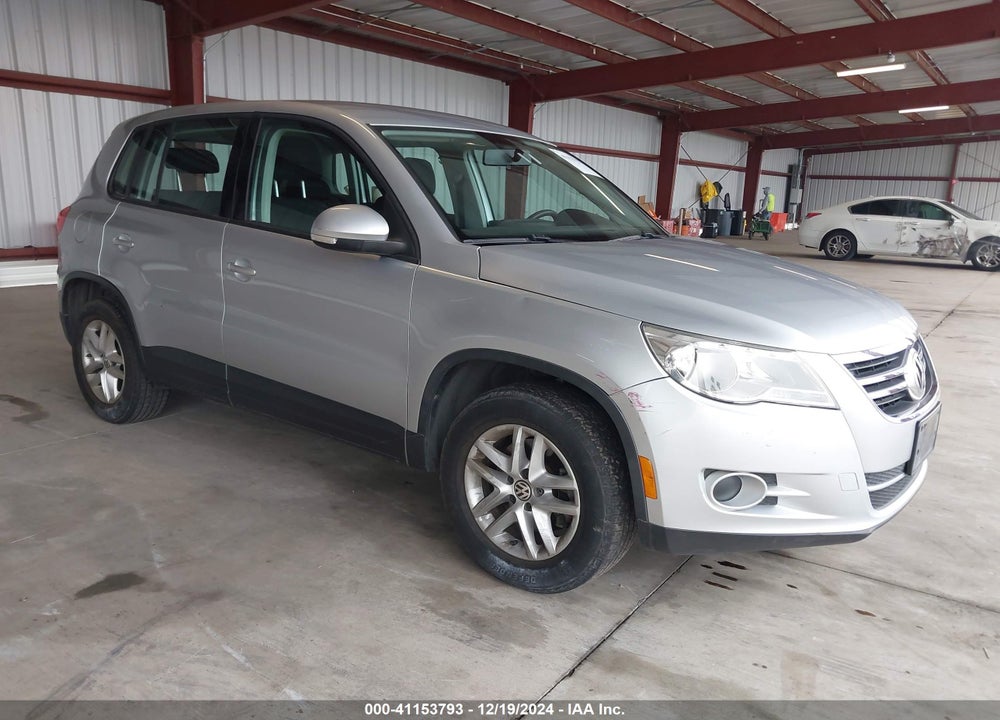 2011 VOLKSWAGEN TIGUAN S VIN: WVGBV7AX7BW543727