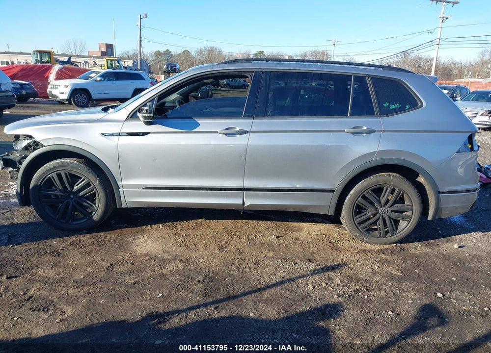 2022 VOLKSWAGEN TIGUAN 2.0T SE R-LINE BLACK VIN: 3VV8B7AX4NM048852