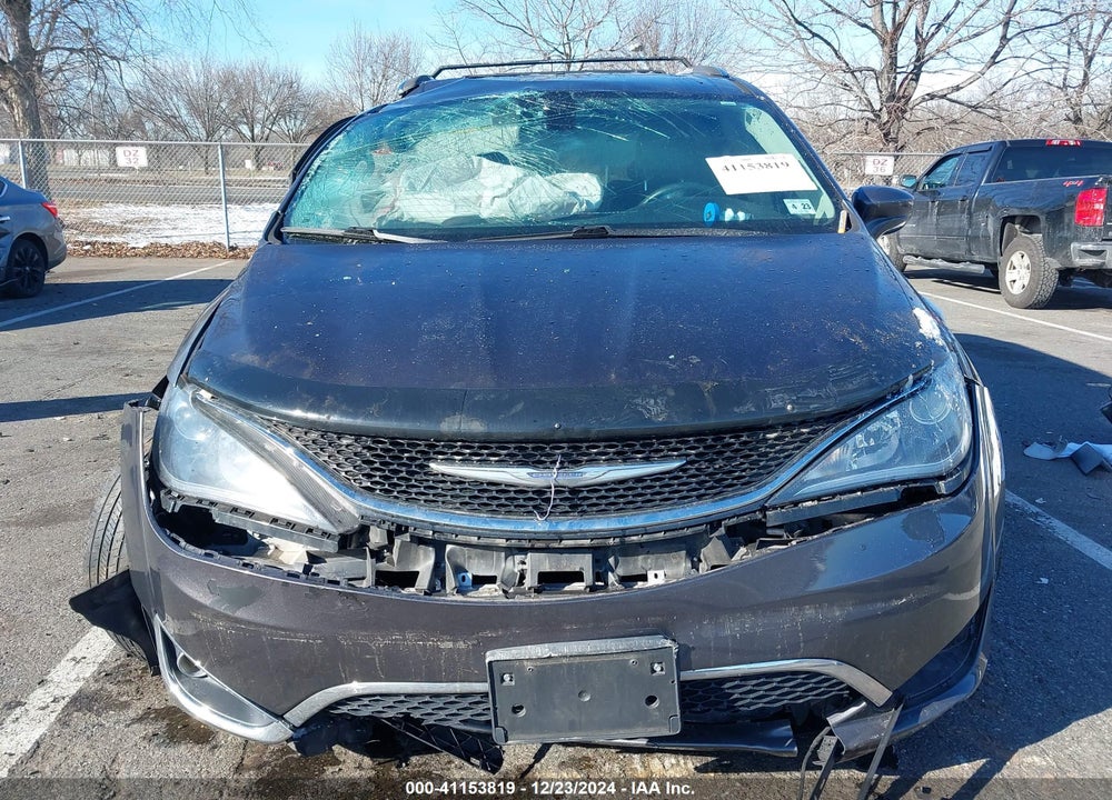 2018 CHRYSLER PACIFICA TOURING L VIN: 2C4RC1BG2JR119707