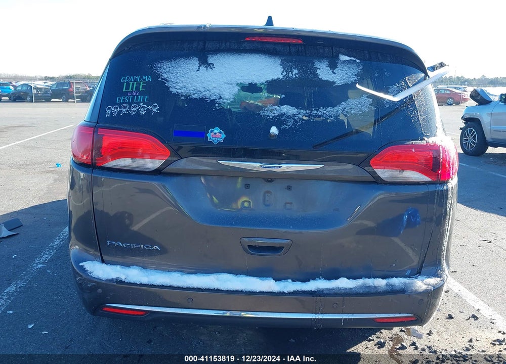 2018 CHRYSLER PACIFICA TOURING L VIN: 2C4RC1BG2JR119707