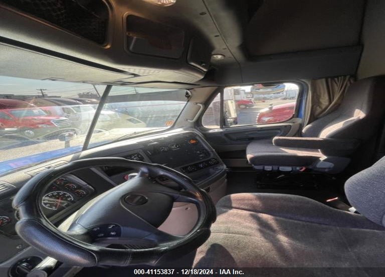 2017 FREIGHTLINER CASCADIA 125 VIN: 3AKJGLDRXHSHW2112