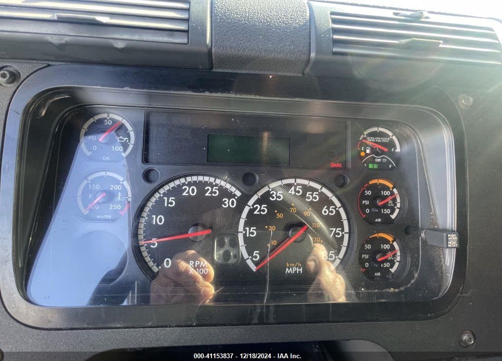 2017 FREIGHTLINER CASCADIA 125 VIN: 3AKJGLDRXHSHW2112
