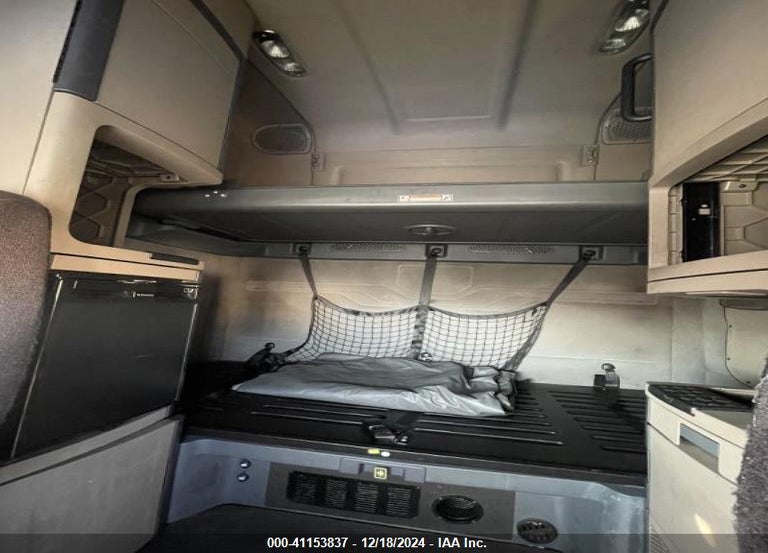 2017 FREIGHTLINER CASCADIA 125 VIN: 3AKJGLDRXHSHW2112