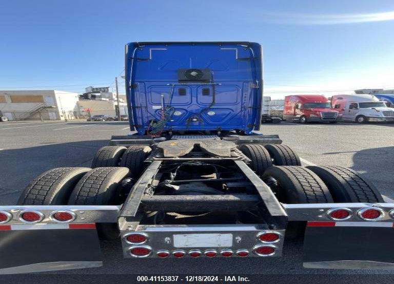 2017 FREIGHTLINER CASCADIA 125 VIN: 3AKJGLDRXHSHW2112