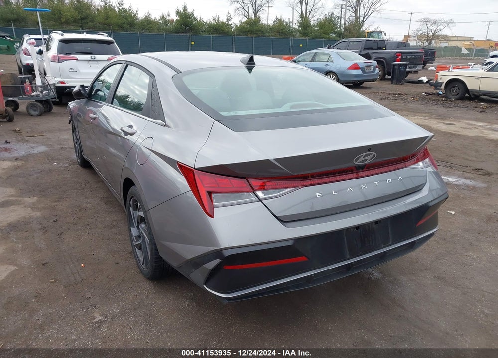 2024 HYUNDAI ELANTRA VIN: KMHLS4DG5RU716691
