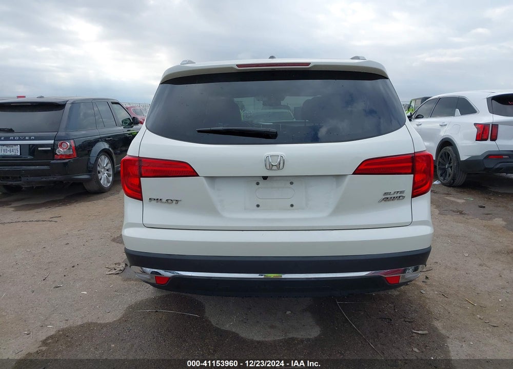 2017 HONDA PILOT VIN: 5FNYF6H04HB068789