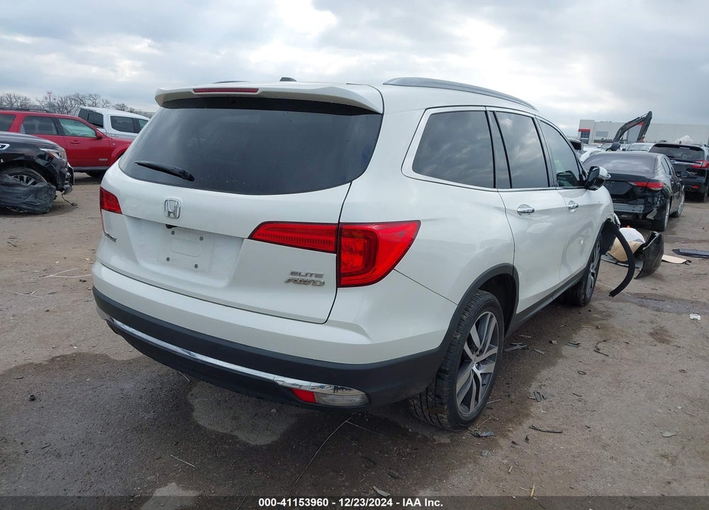 2017 HONDA PILOT VIN: 5FNYF6H04HB068789