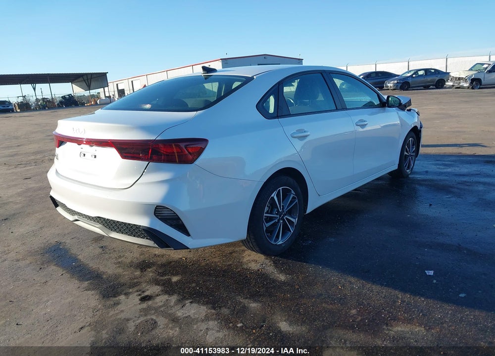 2024 KIA FORTE LXS VIN: 3KPF24AD5RE698199
