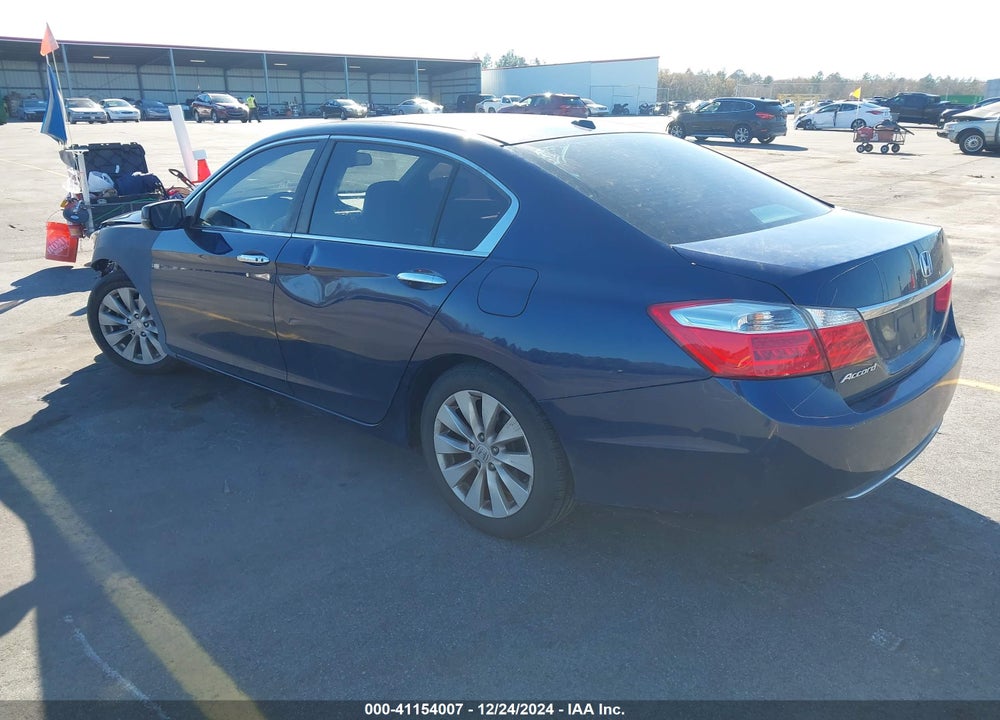 2015 HONDA ACCORD VIN: 1HGCR2F83FA073637