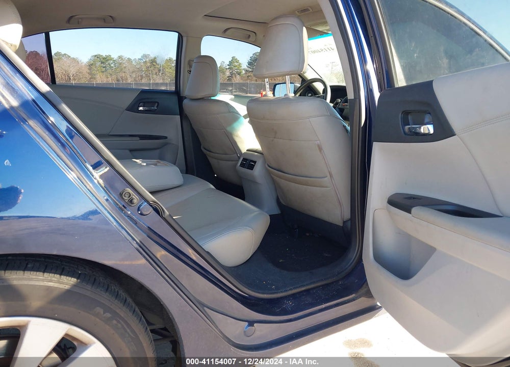 2015 HONDA ACCORD VIN: 1HGCR2F83FA073637