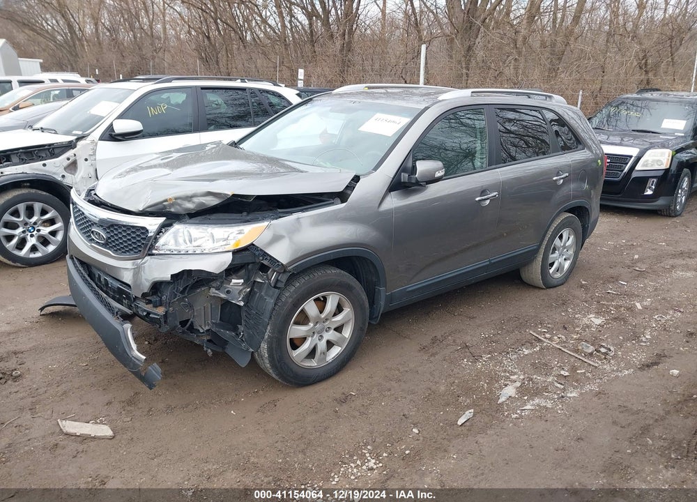 2013 KIA SORENTO LX VIN: 5XYKT3A68DG368186